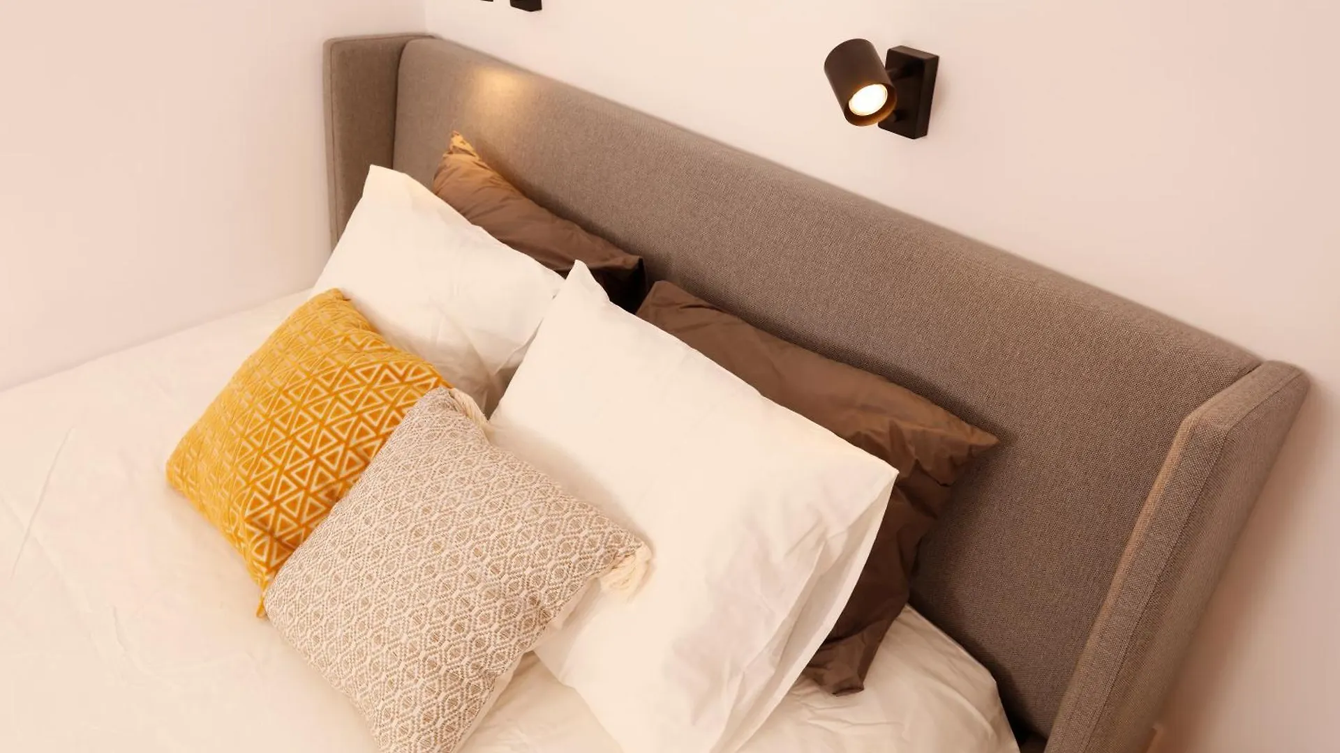 Retreat Concept Studio 부쿠레슈티