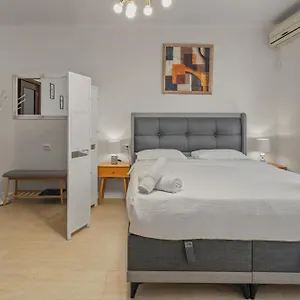  Διαμέρισμα Upscale Studio, Walking Distance From The Old Town
