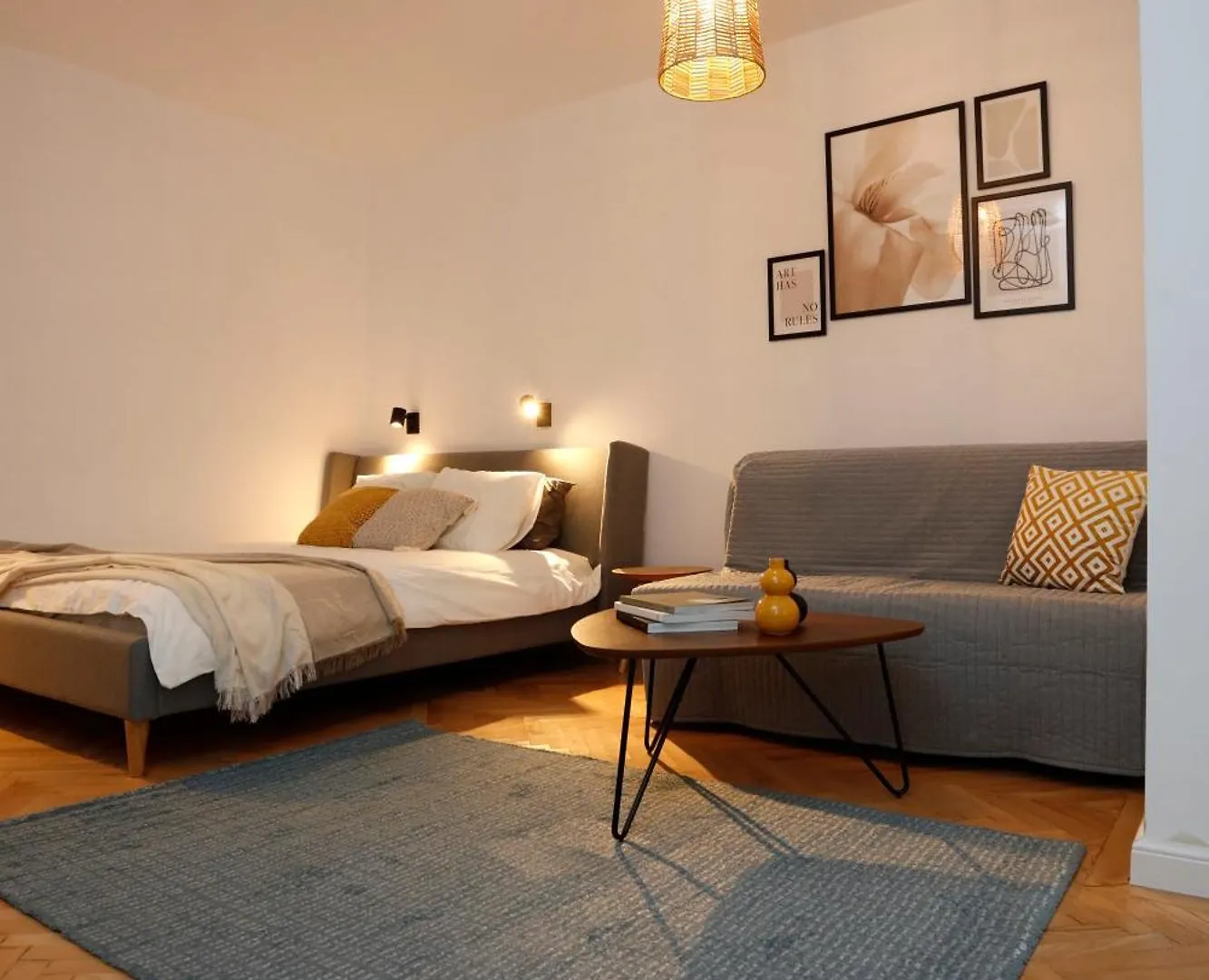 Retreat Concept Studio Bucharest Apartment