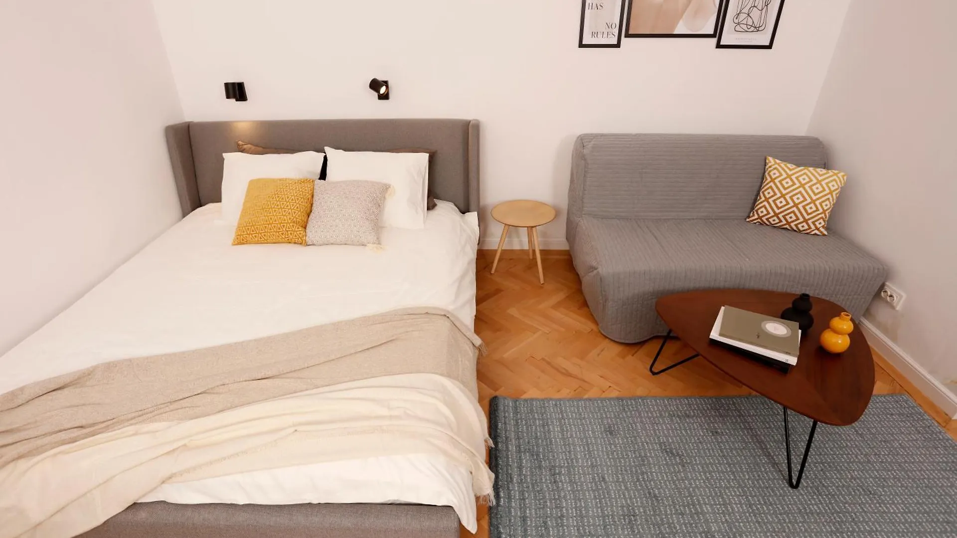 Retreat Concept Studio Bucharest Apartment