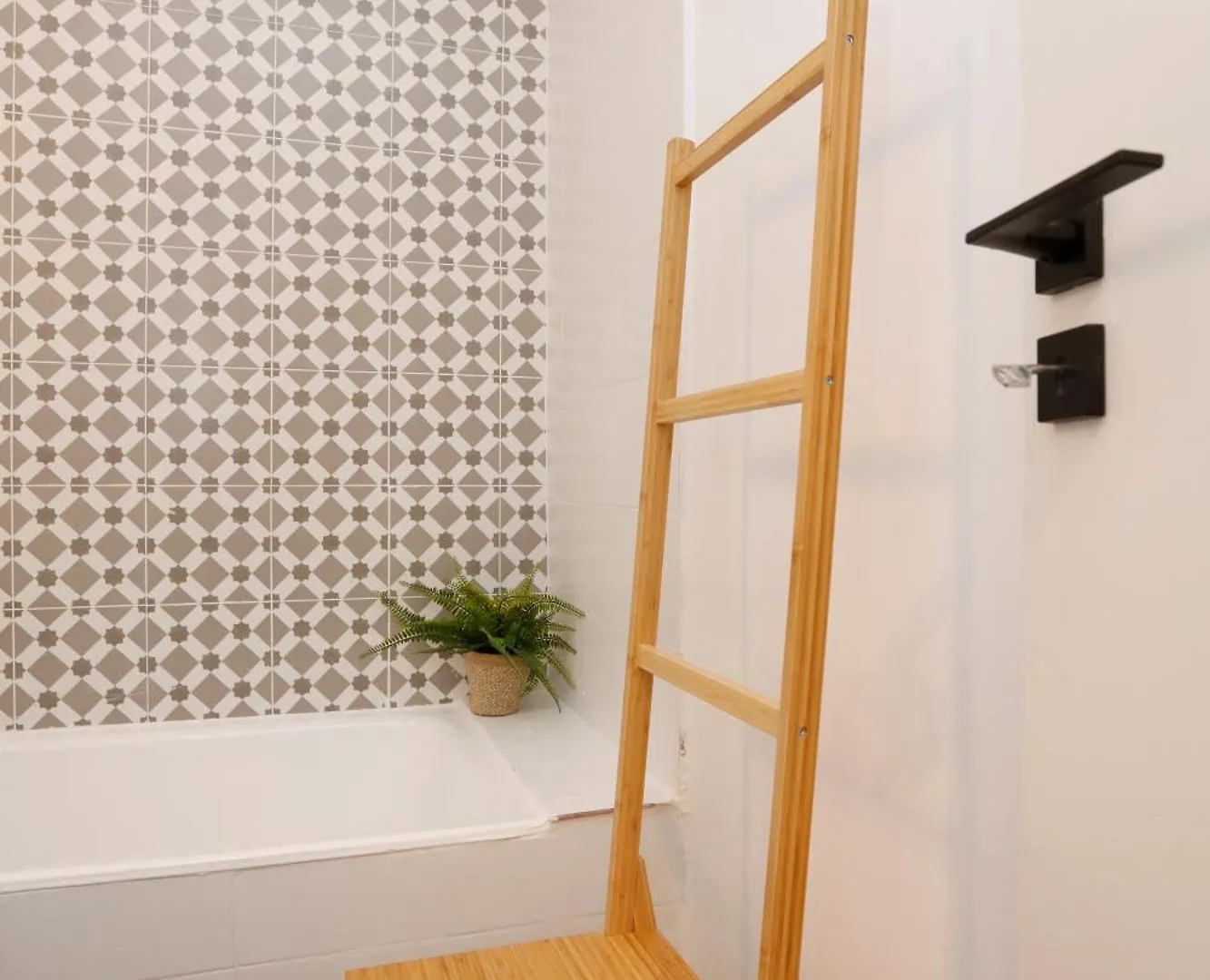 Retreat Concept Studio Bucharest Apartment