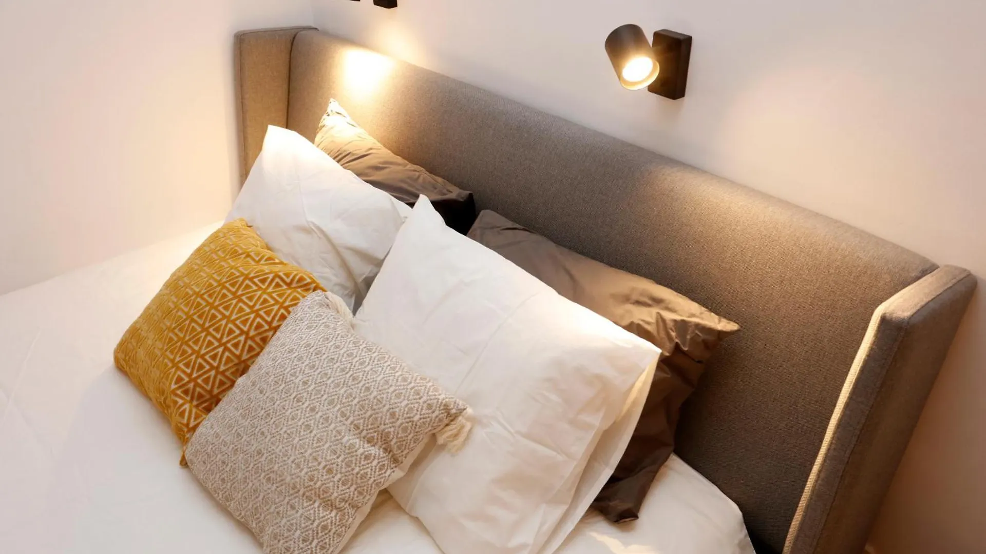 Apartment Retreat Concept Studio Bucharest